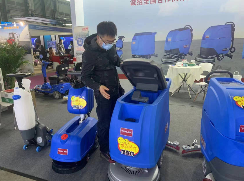 清远坦洁洗地机公司致力于电动洗地机的生产、销售和服务百家